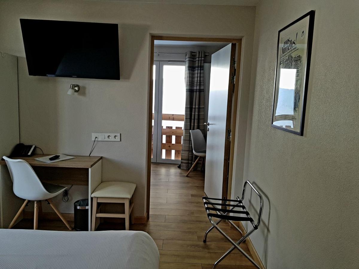 Le Chabi Hotell Abondance Eksteriør bilde