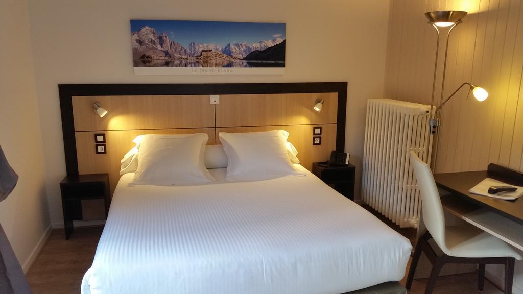Le Chabi Hotell Abondance Eksteriør bilde