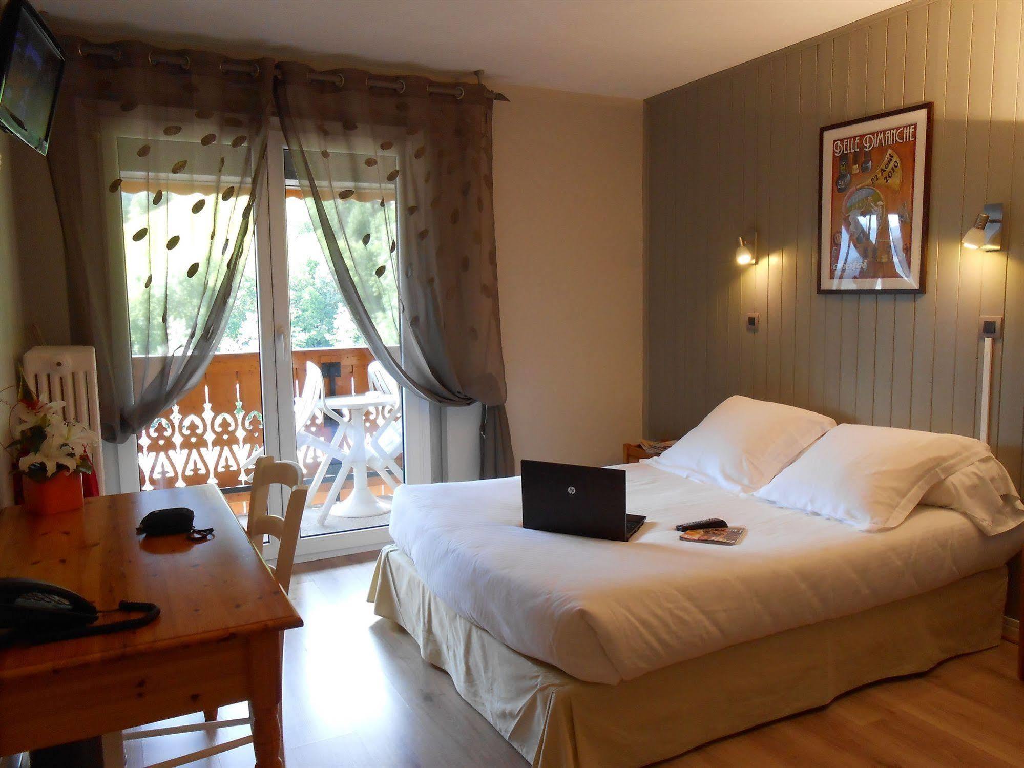 Le Chabi Hotell Abondance Eksteriør bilde