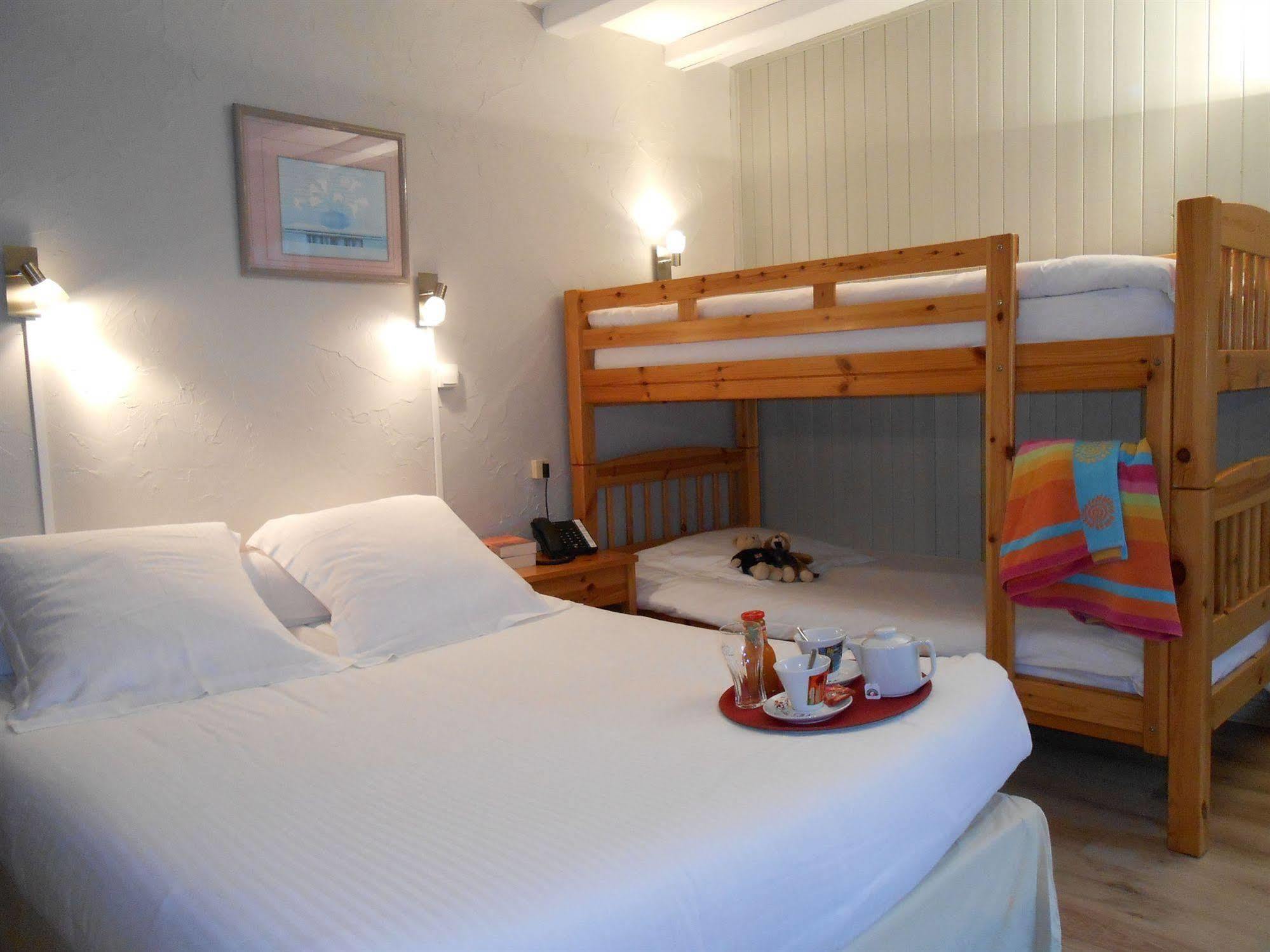 Le Chabi Hotell Abondance Eksteriør bilde