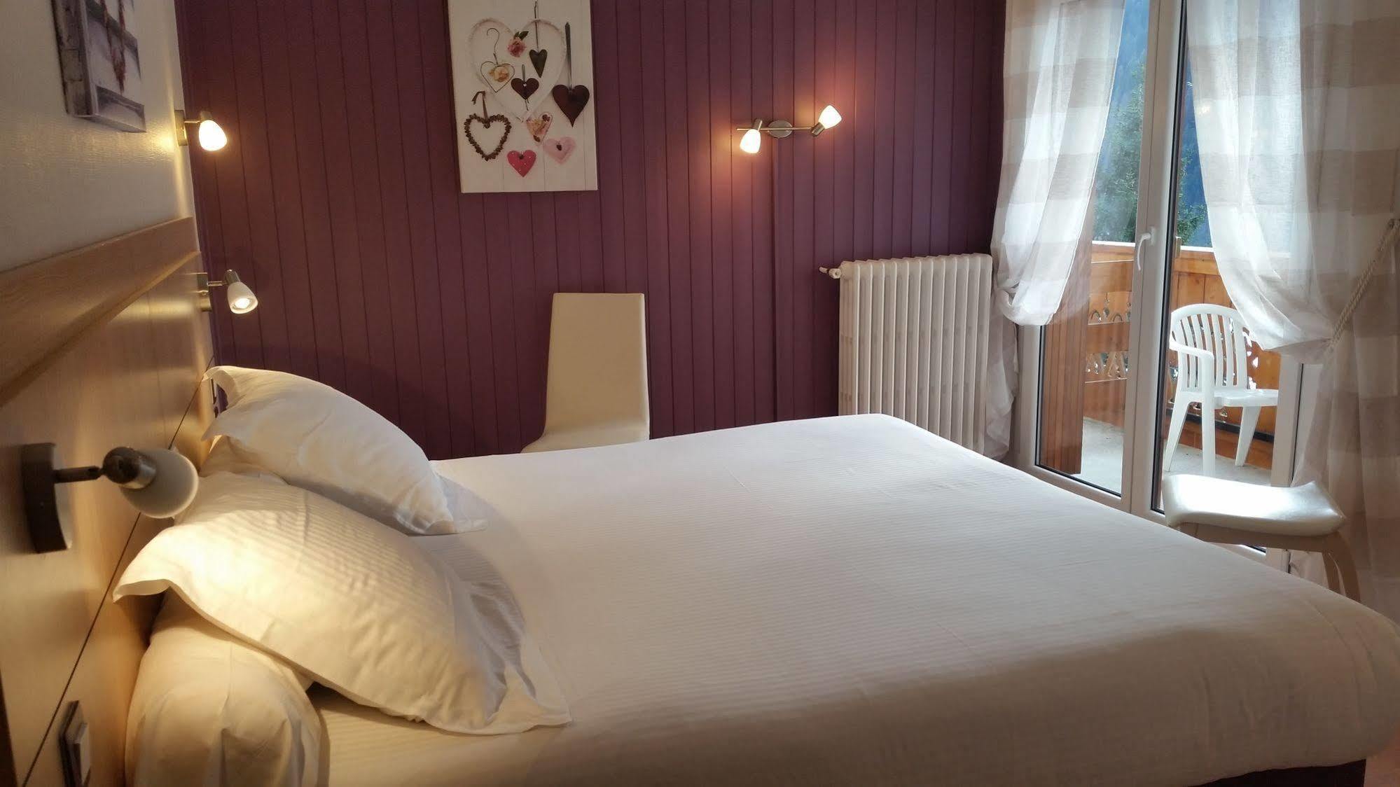 Le Chabi Hotell Abondance Eksteriør bilde