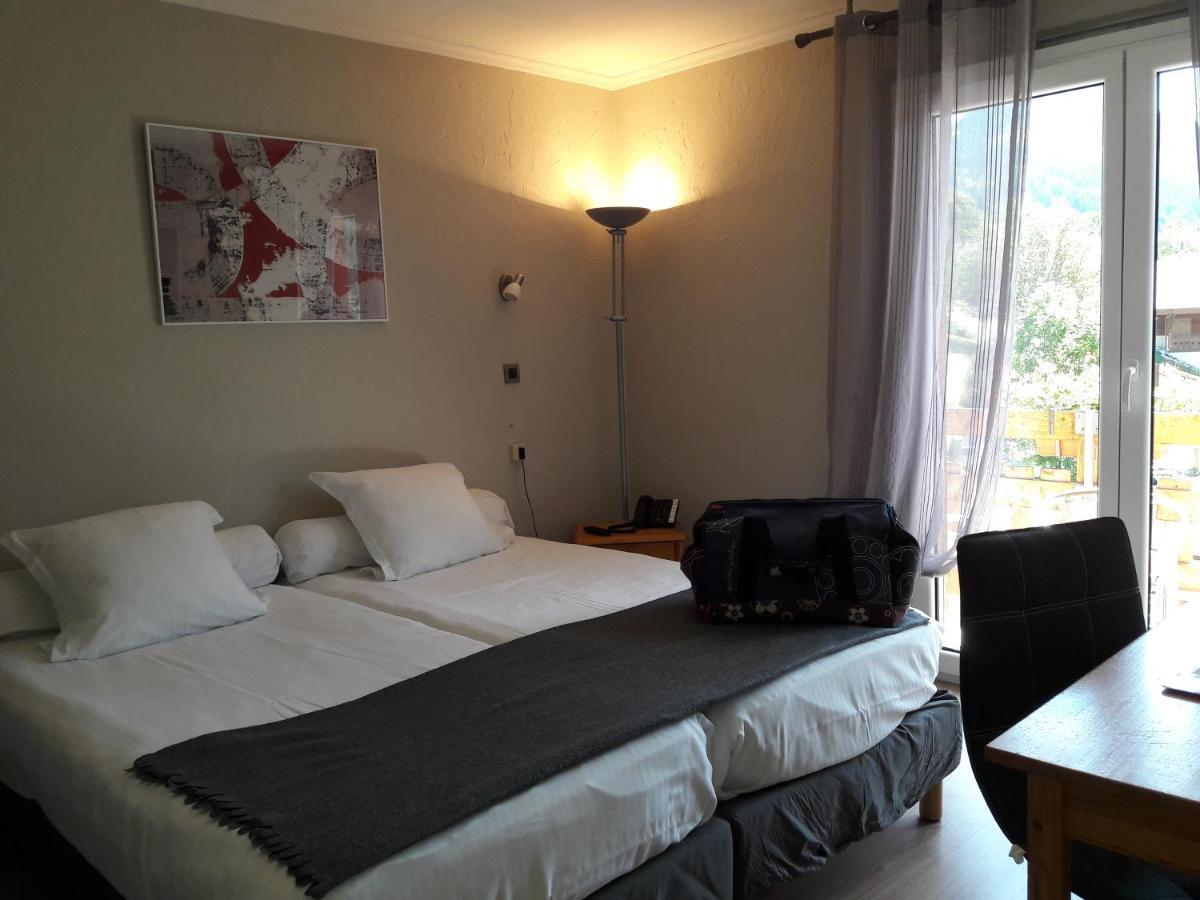 Le Chabi Hotell Abondance Eksteriør bilde